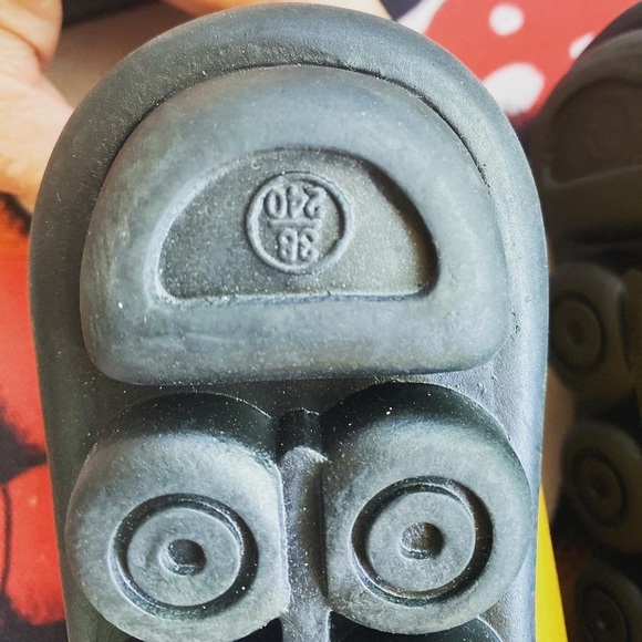 Yellow Suede and Leather Lace Up Shoes - Picture 6 of 7